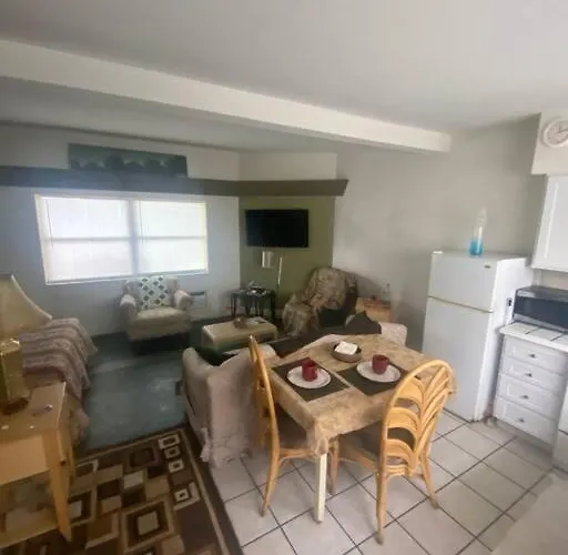 Private Large Studio 19-Directly Across From Beach